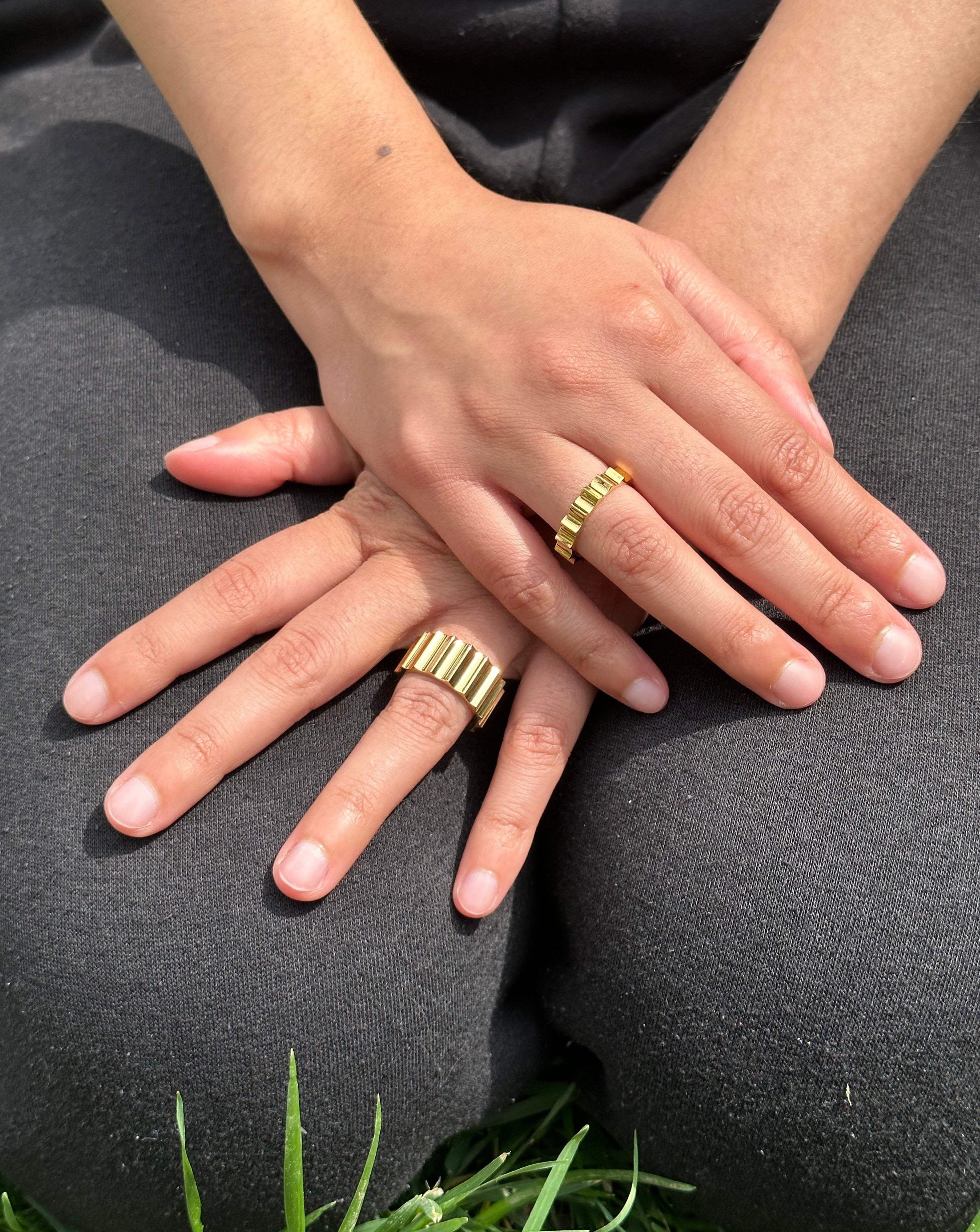 Ridged Band Gear Ring