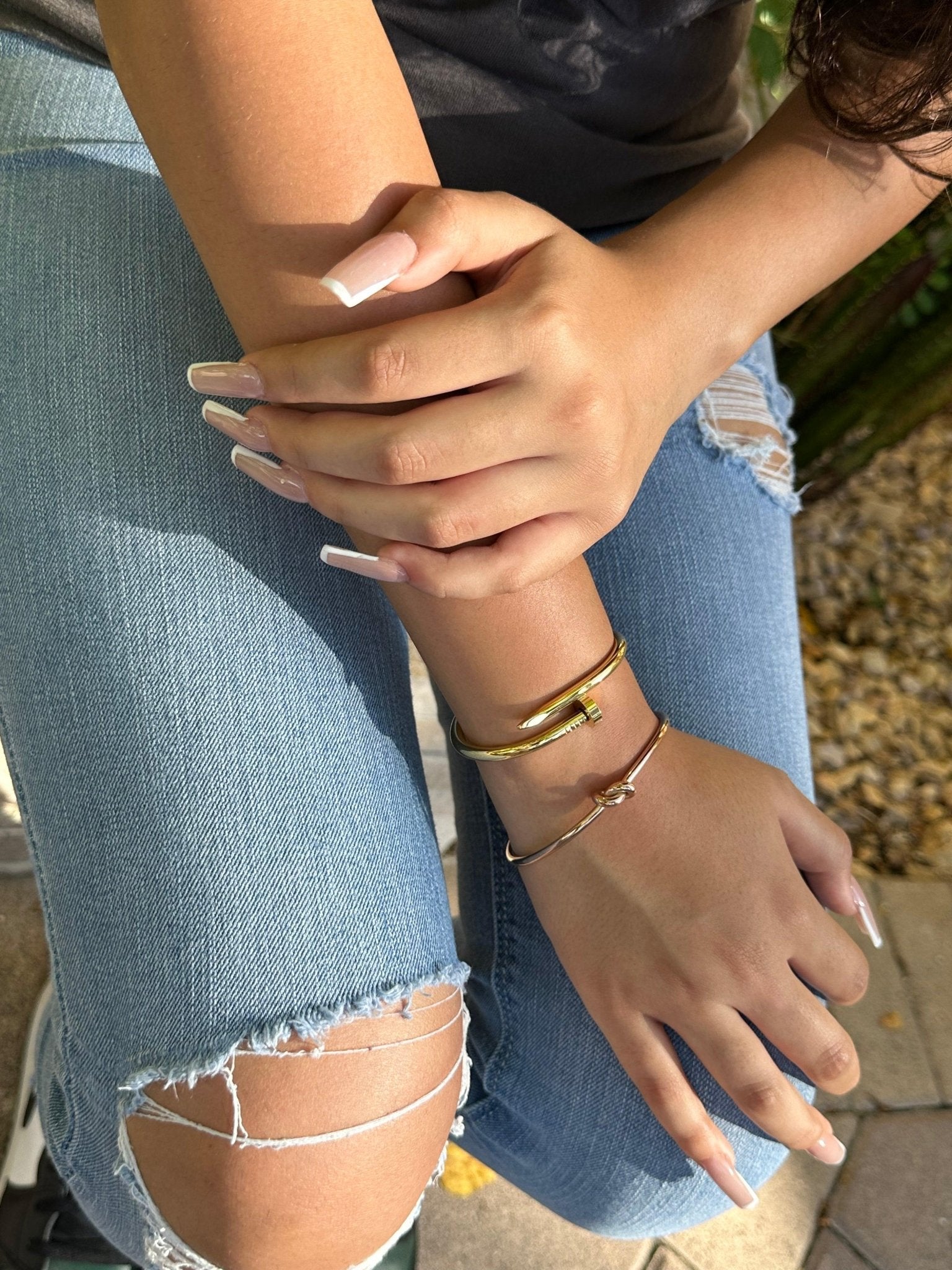 18k Gold Clavo Bracelet Bangle