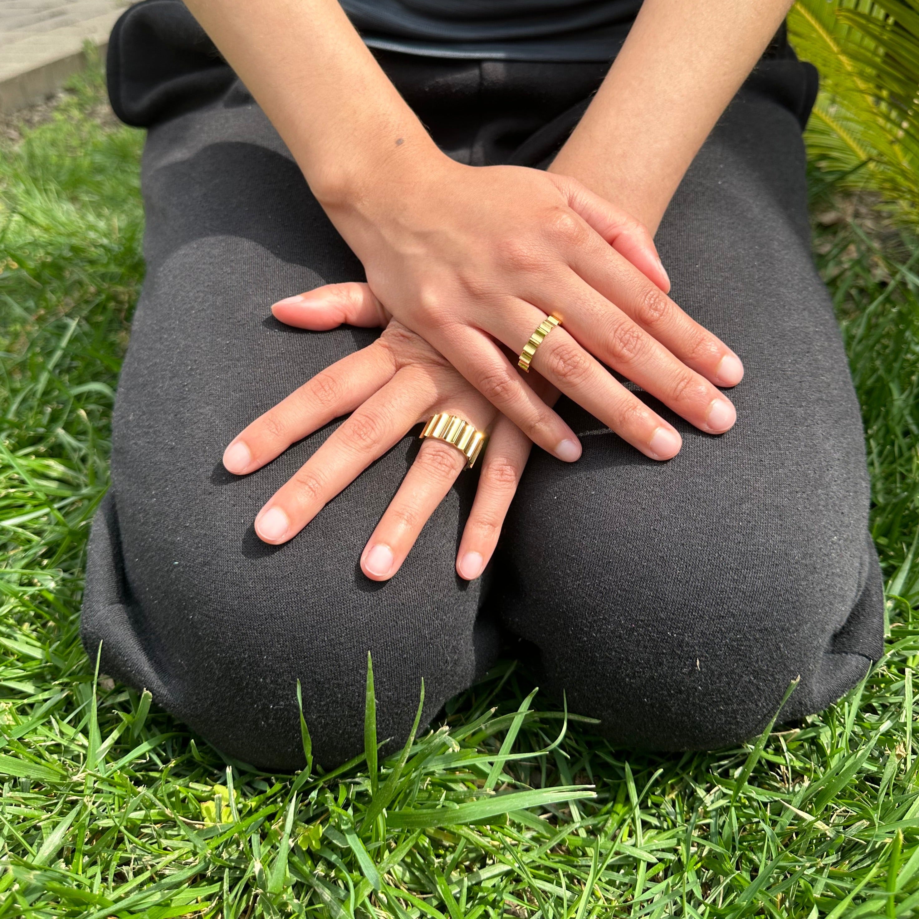 Ridged Band Gear Ring