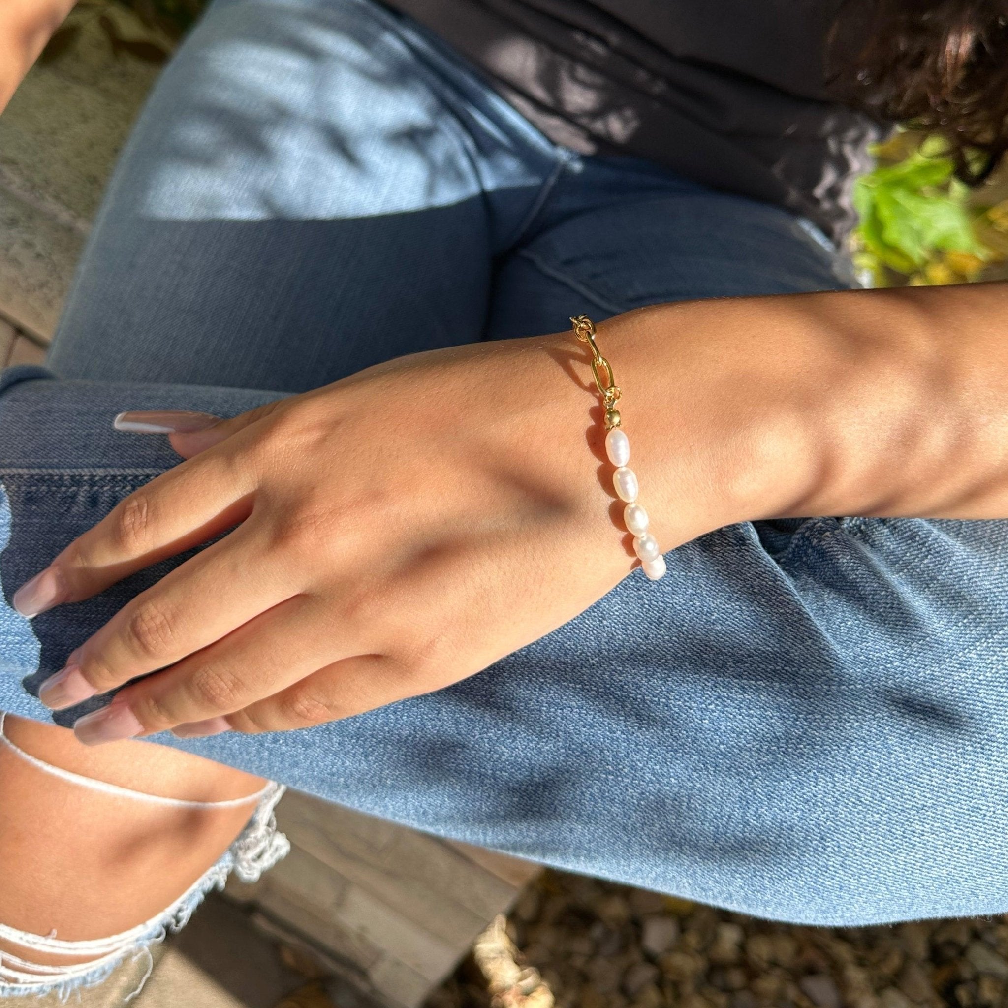 Freshwater pearl golden bracelet