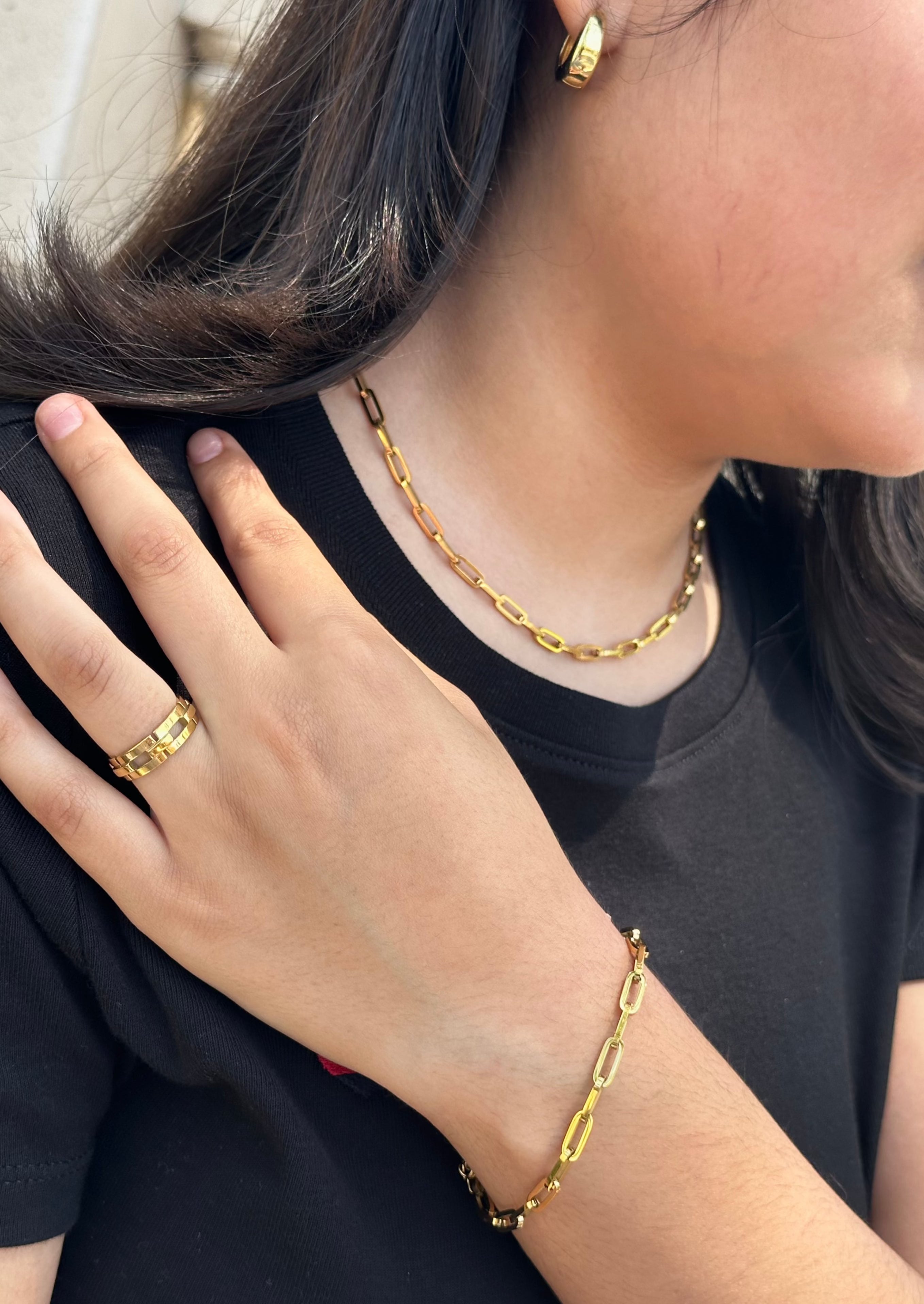 stunning set of dainty gold jewelry