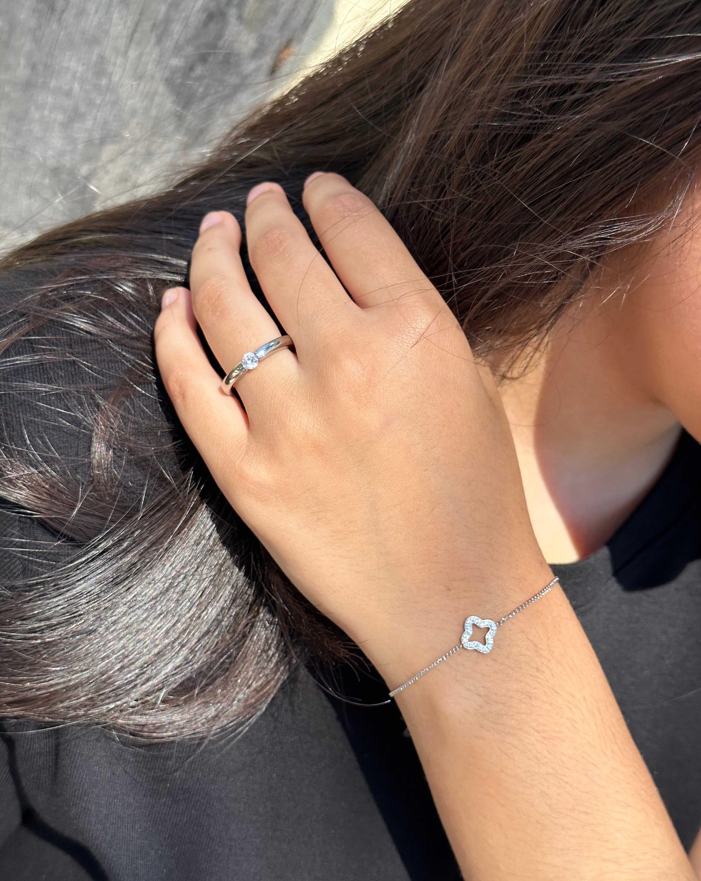 floating diamond ring + mini clover bracelet set