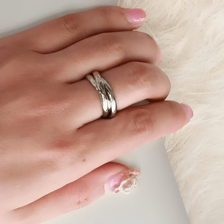 Silver trinity ring