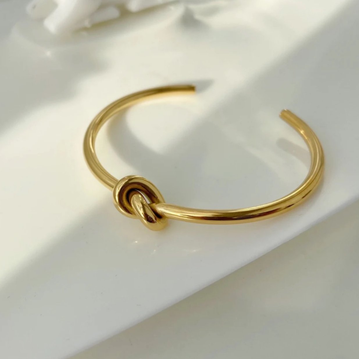 18k Gold Love Knot Cuff Bracelet Bangle