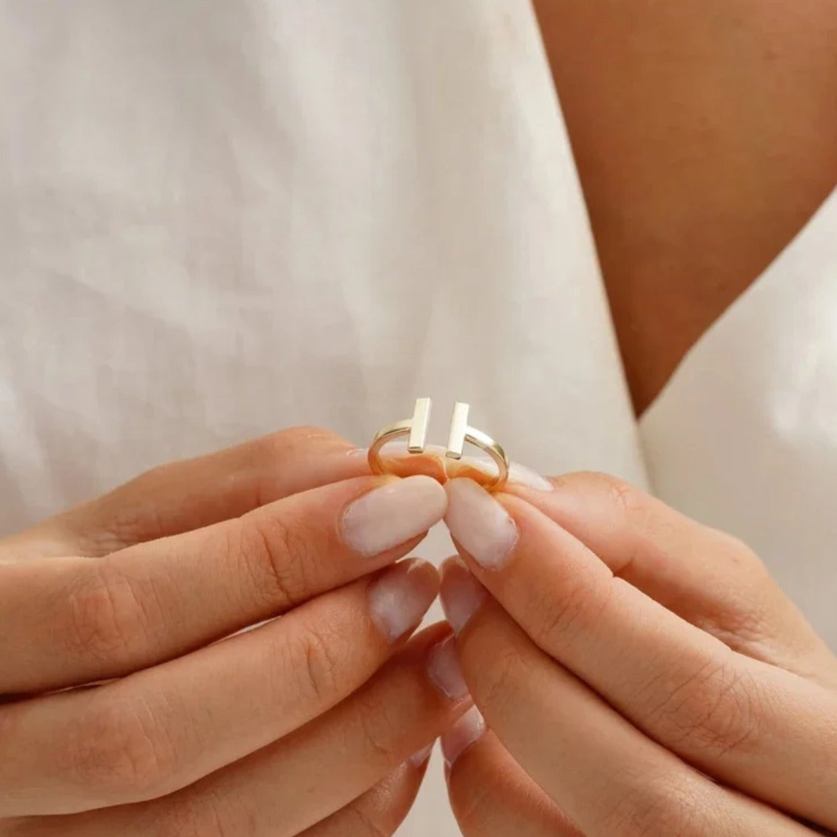 Double T Ring