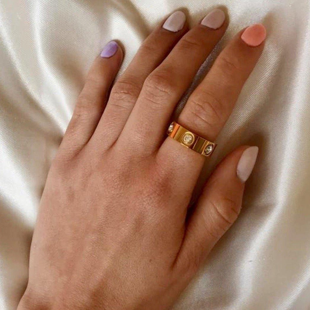 18k Gold Pave Stone Screw Ring - 1 Øak Jewelry