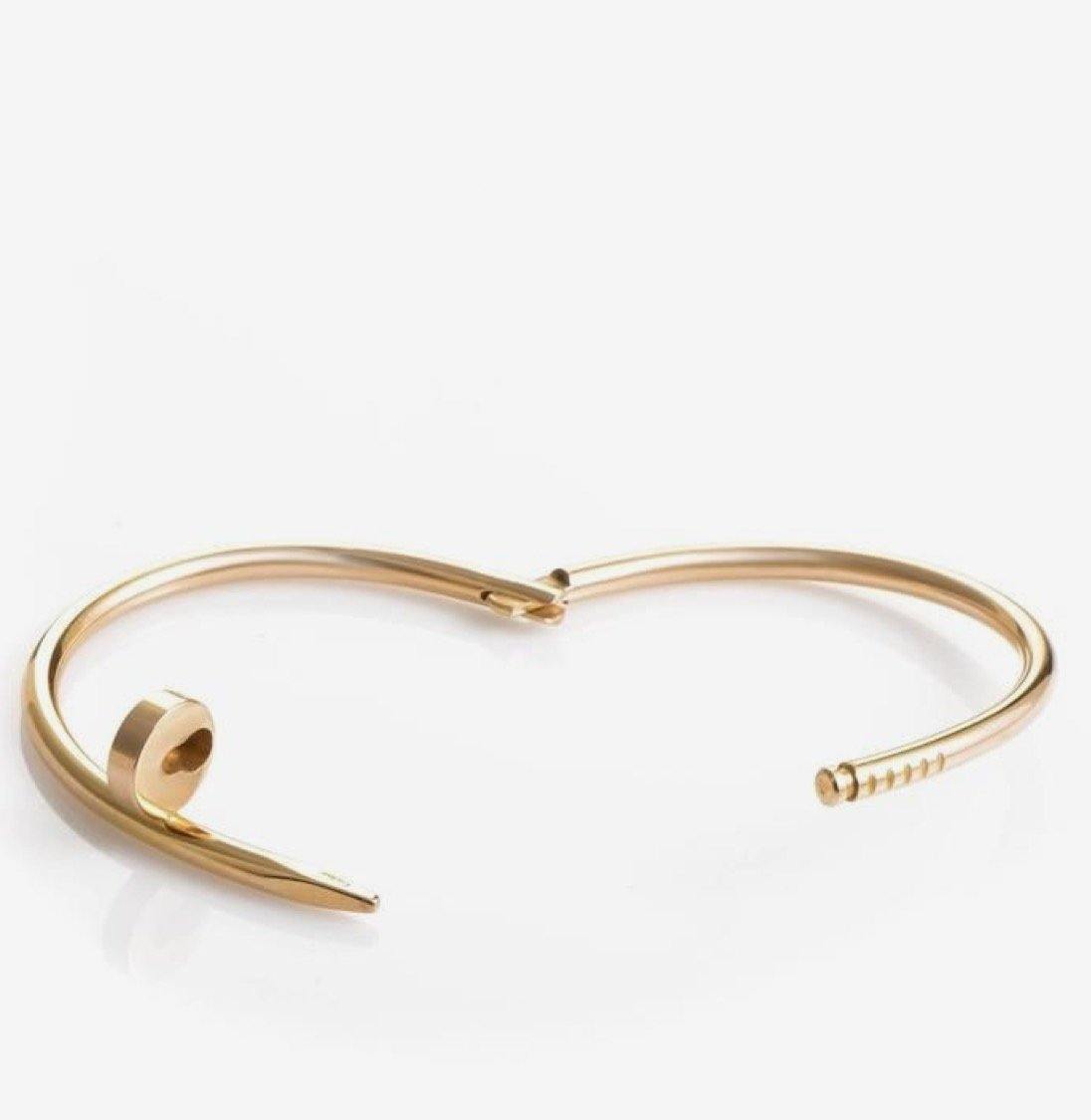 How to open a gold nail bracelet