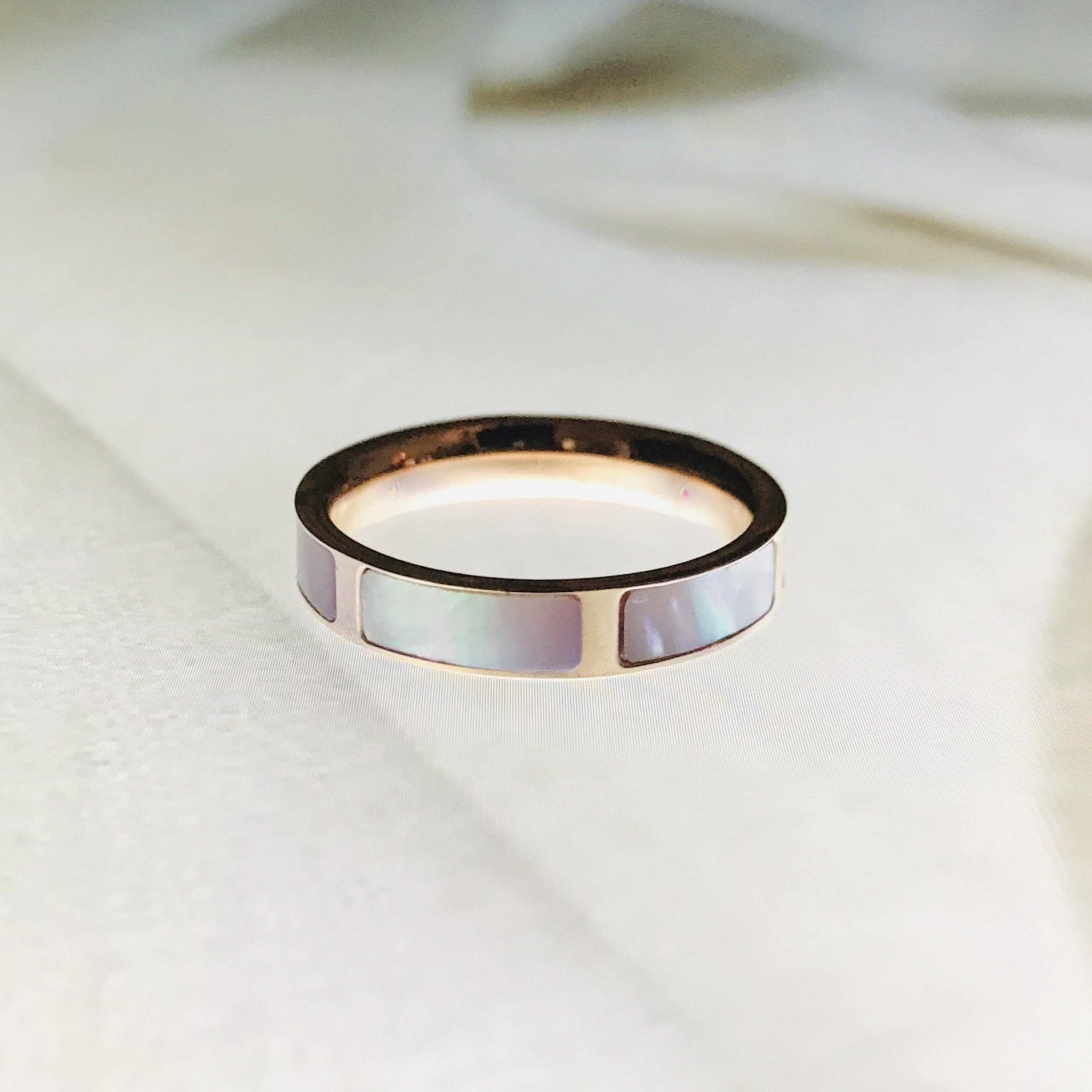 18k Rose Gold Cowrie Mother Of Pear Ring - 1 Øak