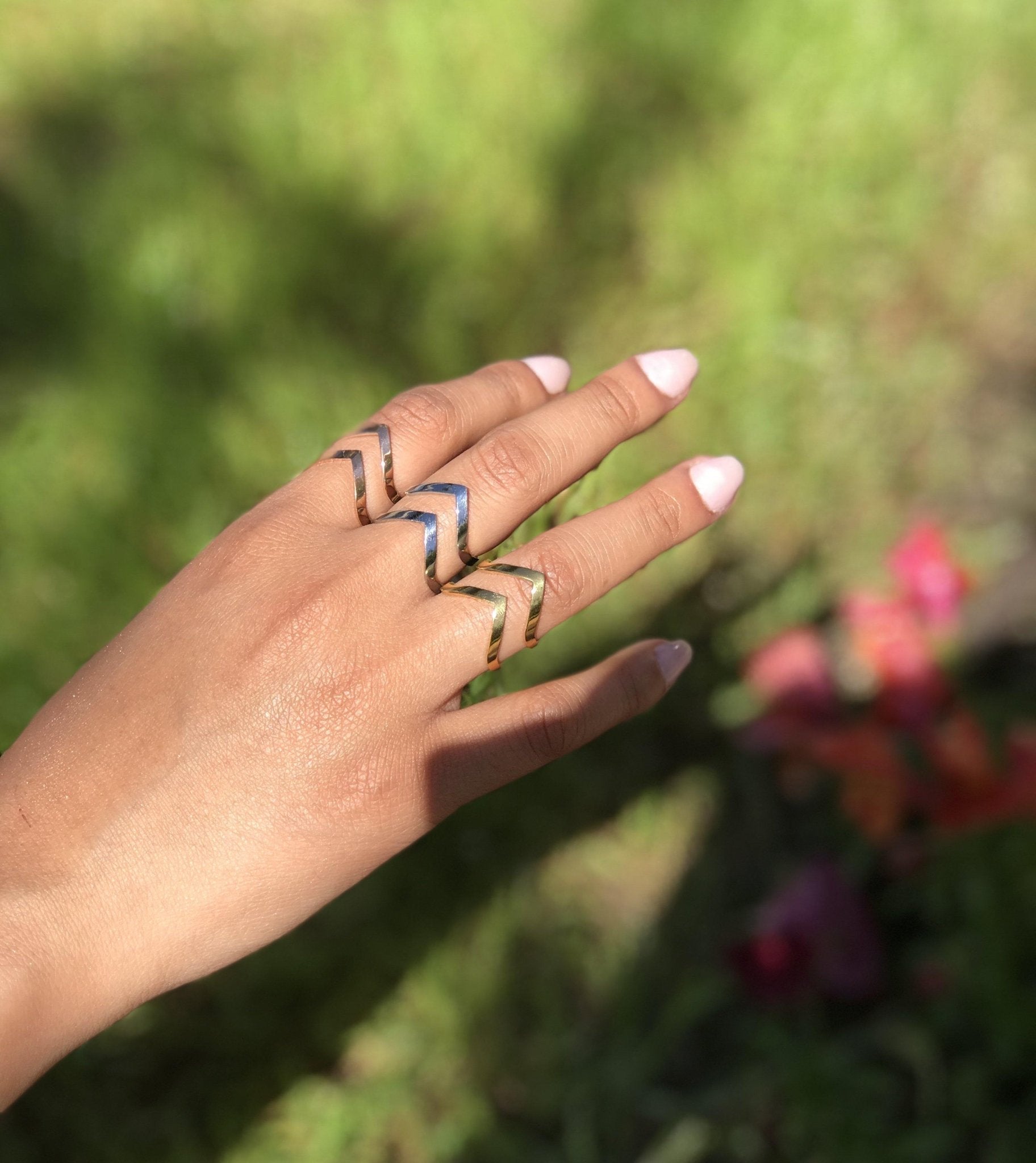 chevron-engagement-ring-gold-chevron-ring-chevron-diamond-ring-v-ring