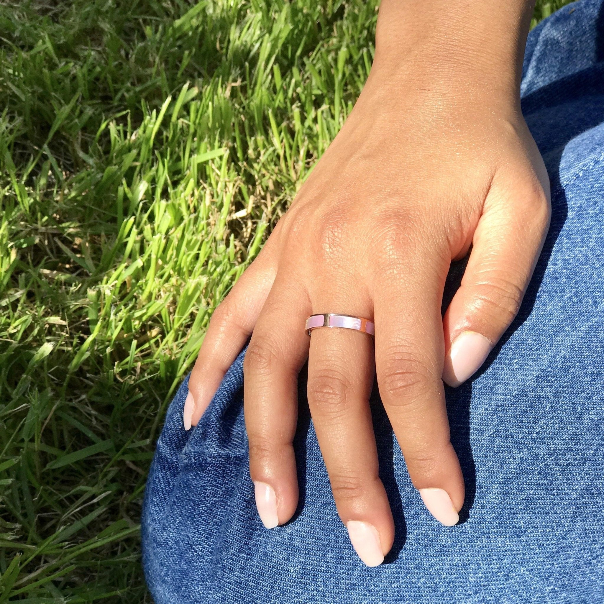 18k Rose Gold Cowrie Mother Of Pear Ring - 1 Øak