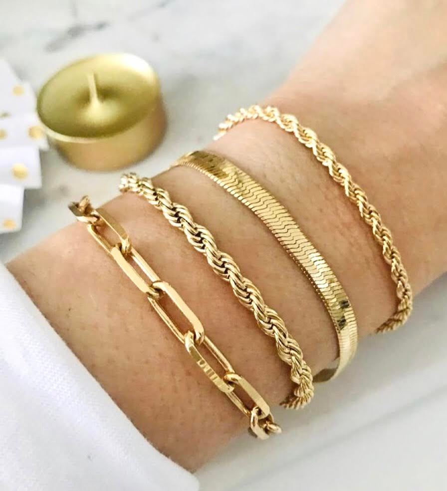 Dainty-gold-bracelet-set-women's-gold-bracelets