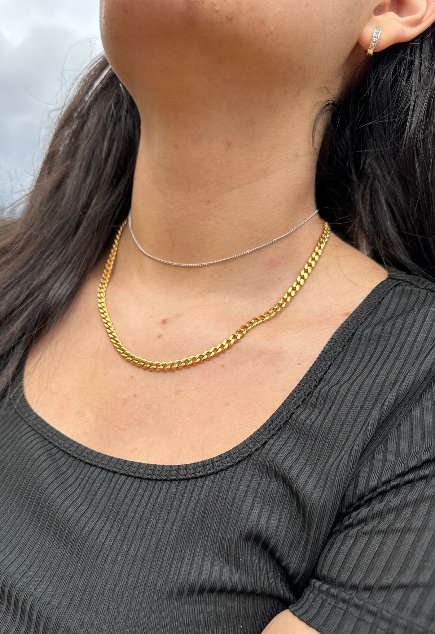 2pc gold necklace and choker set