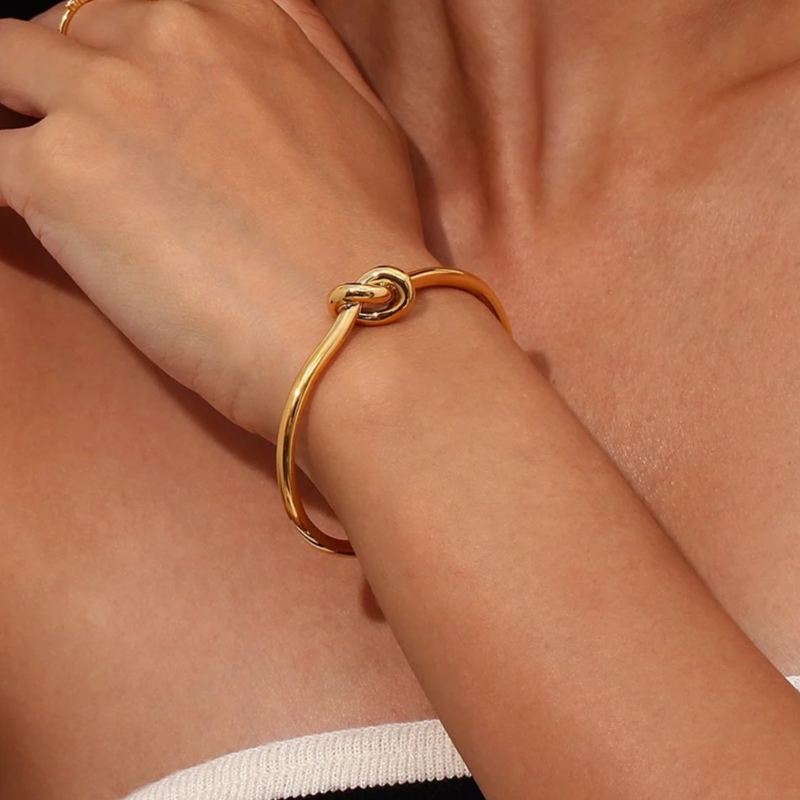 18k Gold Love Knot Cuff Bracelet Bangle