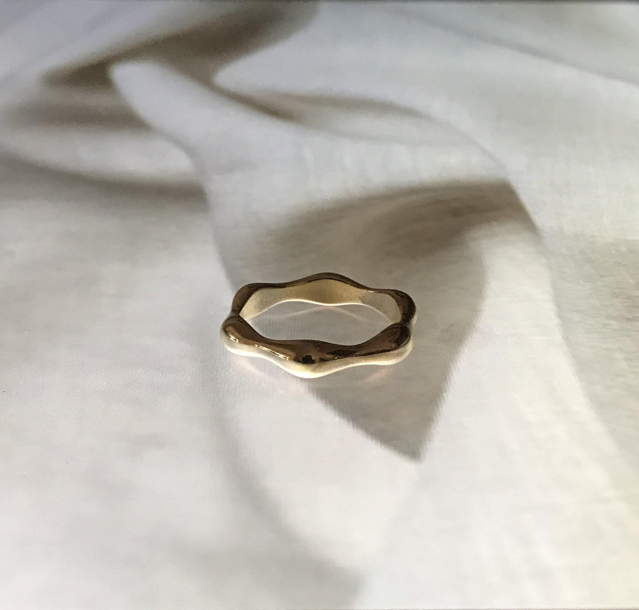 minimalist rings wave of gold elden ring 