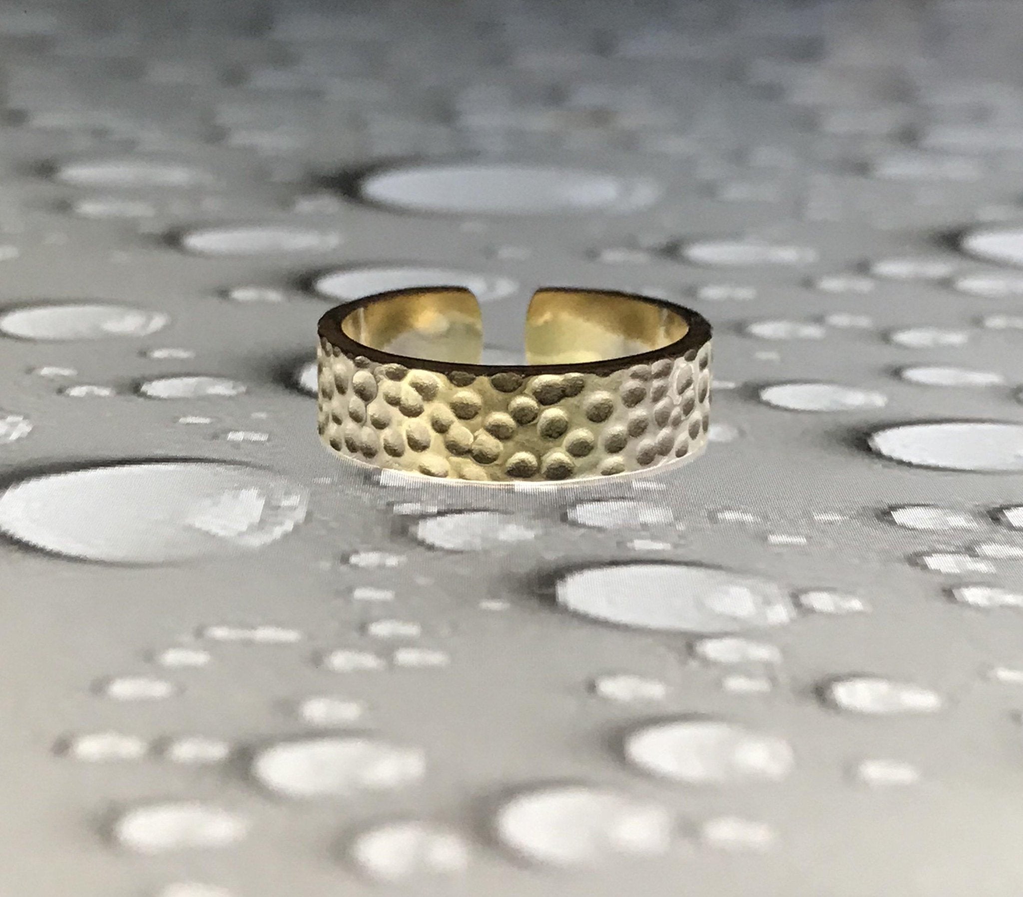 Hammered Gold Band Textured Mens Rings 