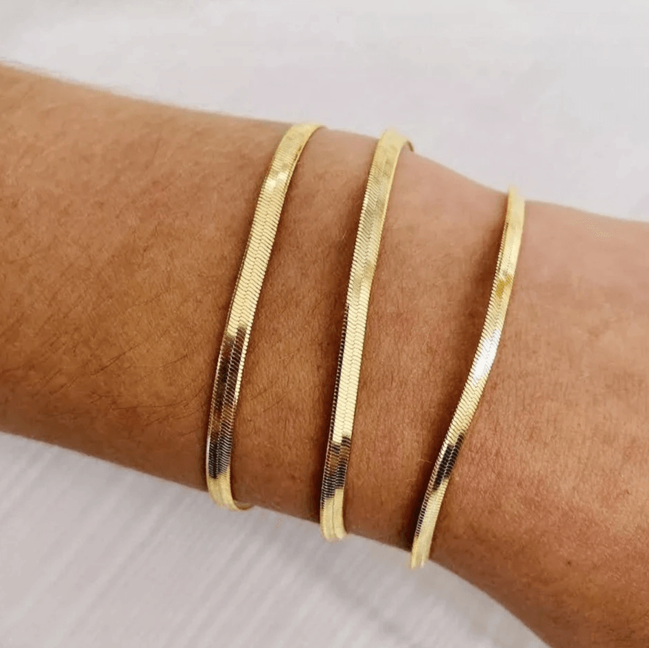 women's-18k-Gold-Chain-Herringbone-Flat-Snake-Chain-Bracelet